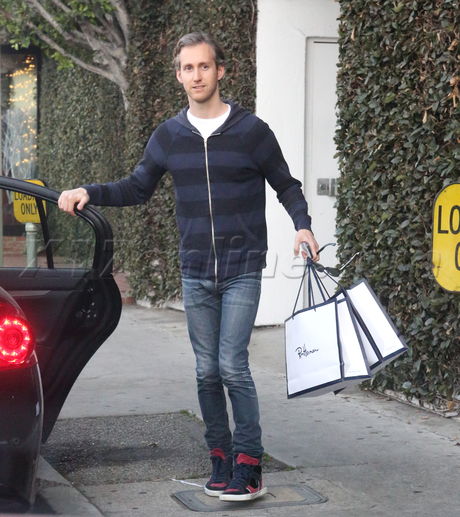 Anne Hathaway, Adam Shulman Fred Segal haircut