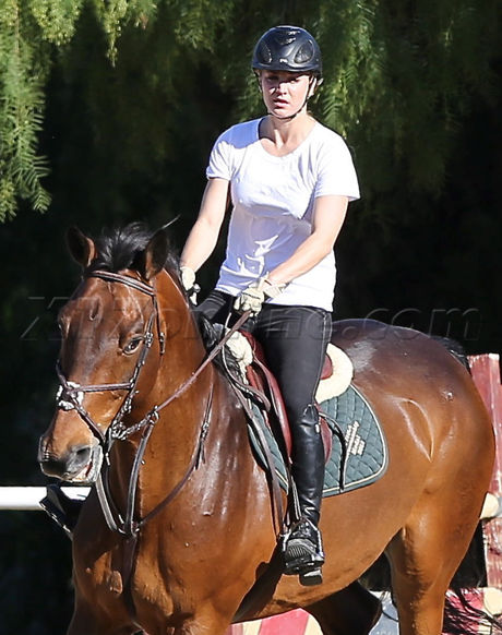 Kaley Cuoco Horse Riding helmet 