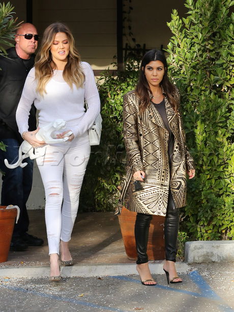 Khloe, Kourtney Kardashian Leo and Lily Woodland Hills 