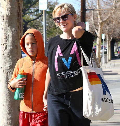 Reese Witherspoon orange hoodie 