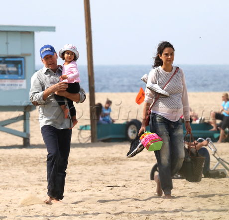 Bruce Willis daughter Mabel beach wife Emma Heming Santa Monica pregnant
