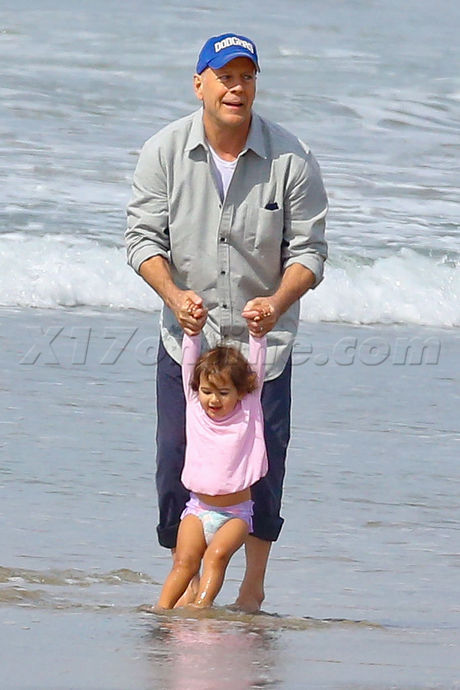 Bruce Willis daughter Mabel beach wife Emma Heming Santa Monica pregnant