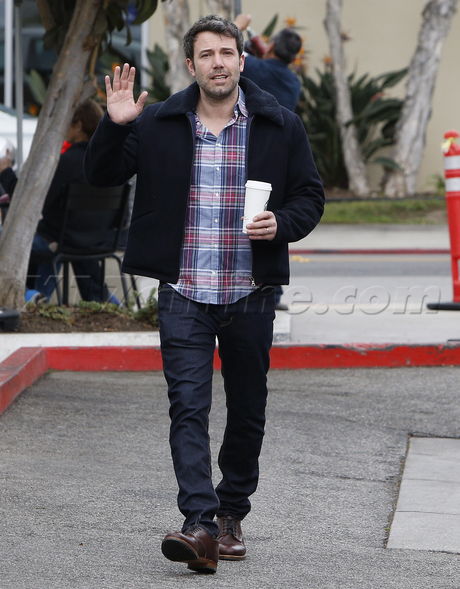 boots sweater starbucks plaid ben affleck tired beard 