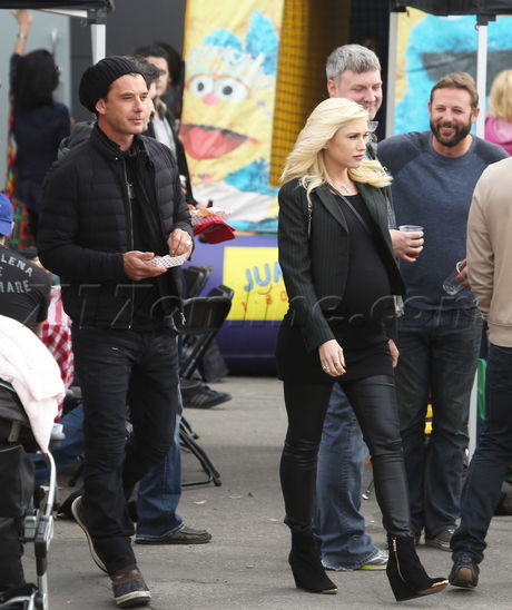 sunglasses heels Gwen Stefani  blazer pregnant zuma 