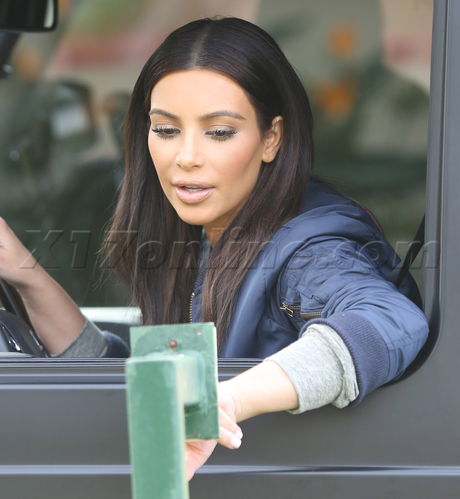  Kim Kardashian  car shots Mercades 