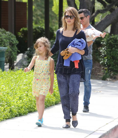 Jessica Alba family park 