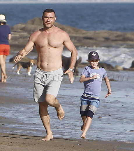 Naomi Watts, Liev Schreiber Malibu Sasha Samuel 