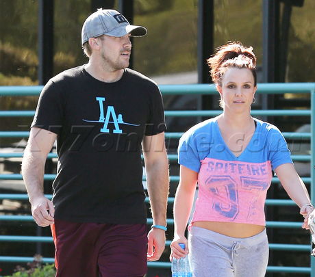 Britney Spears sunglasses work out gym boyfriend 