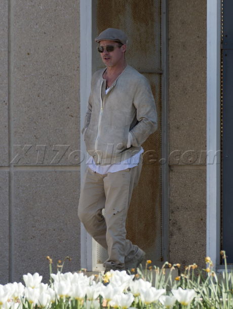 Brad Pitt hat france sunglasses
