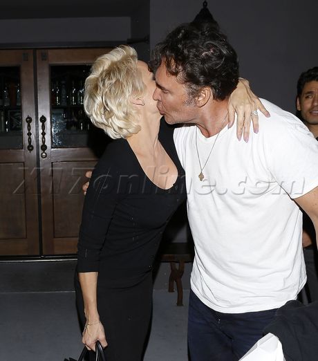 Pamela Anderson crossroads dinner blonde hollywood