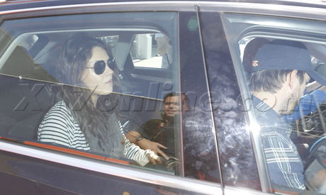 Ashton Kutcher, Mila Kunis hat plaid lax 