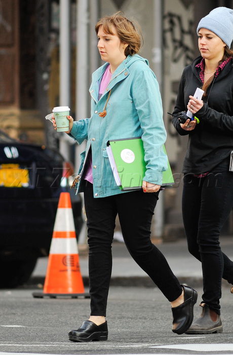 HBO NYC girls filming hipster nudity new york city tv show Lena Dunham 