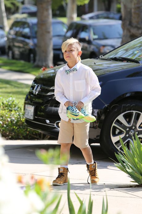 Gwen Stefani  jumpsuit sunglasses heels dog easter gavin rossdale zuma kingston 