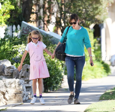 sunglasses Jennifer Garner  violet uniform  school sweater 