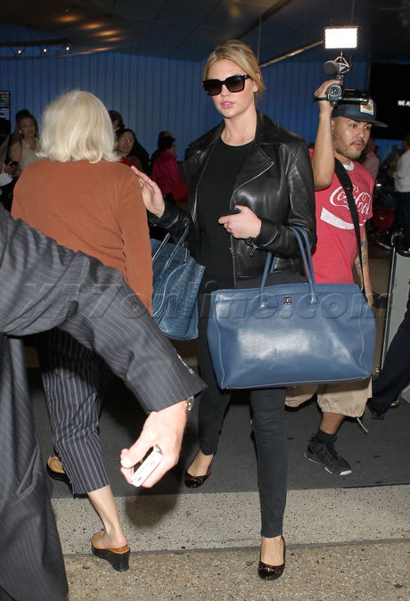 Kate Upton leather the other woman sunglasses lax airport 