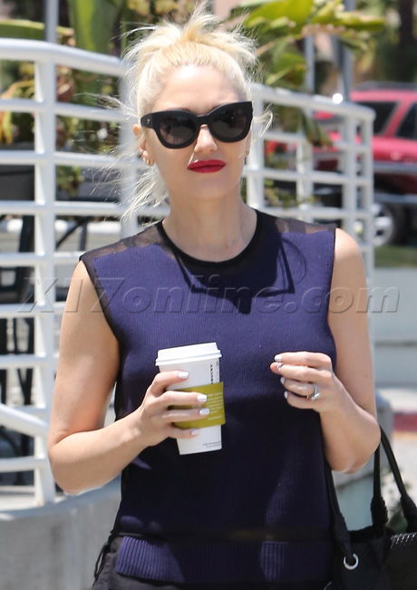 Gwen Stefani Acupuncture Starbucks 