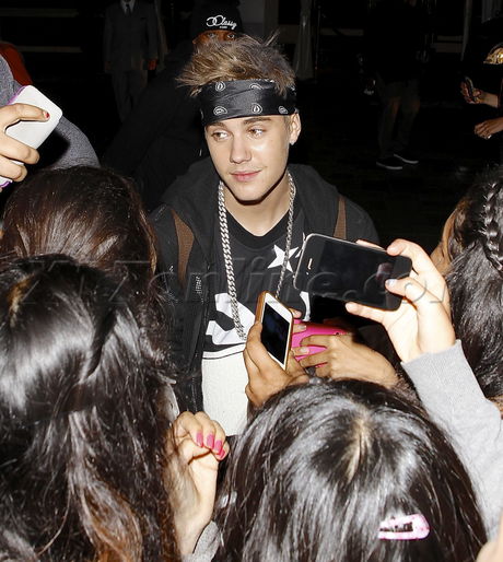 Justin Bieber fans Four Seasons 