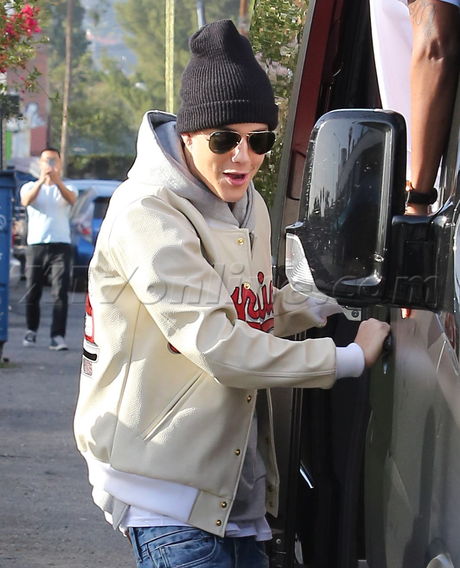 Justin Bieber Four Seasons Beverly Hills skate-hitching skitching 