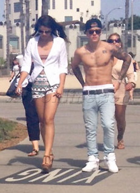 Justin Bieber tattoo sunglasses no shirt beach venice beach 