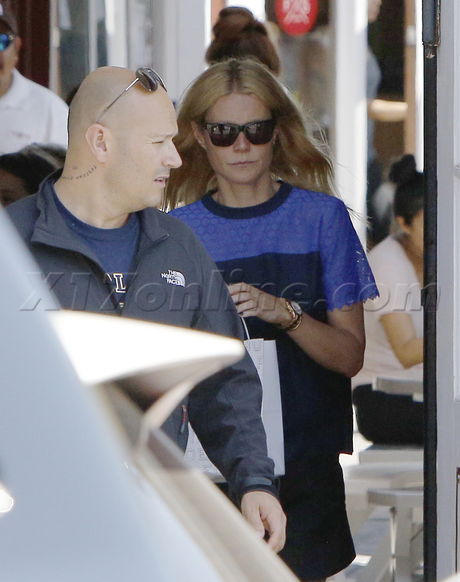Gwyneth Paltrow Brentwood Country Mart shopping