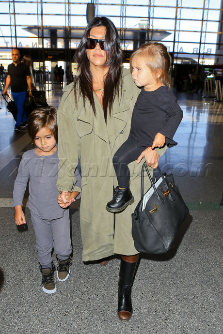 sunglasses Kourtney Kardashian kids mason scott reality paris 