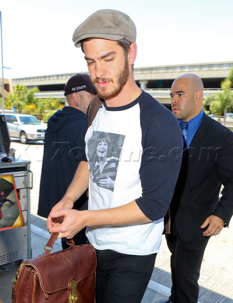 Andrew Garfield hat michael j fox jeans lax