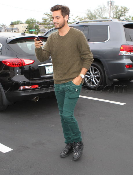 Kourtney Kardashian pregnant plaid hamptons scott disick