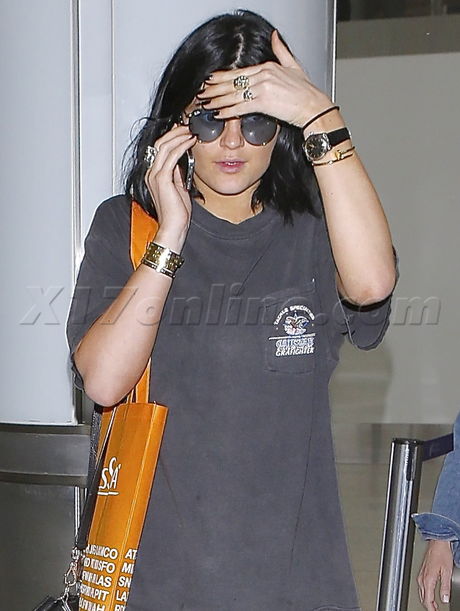 sunglasses lax airport reality kardashian 