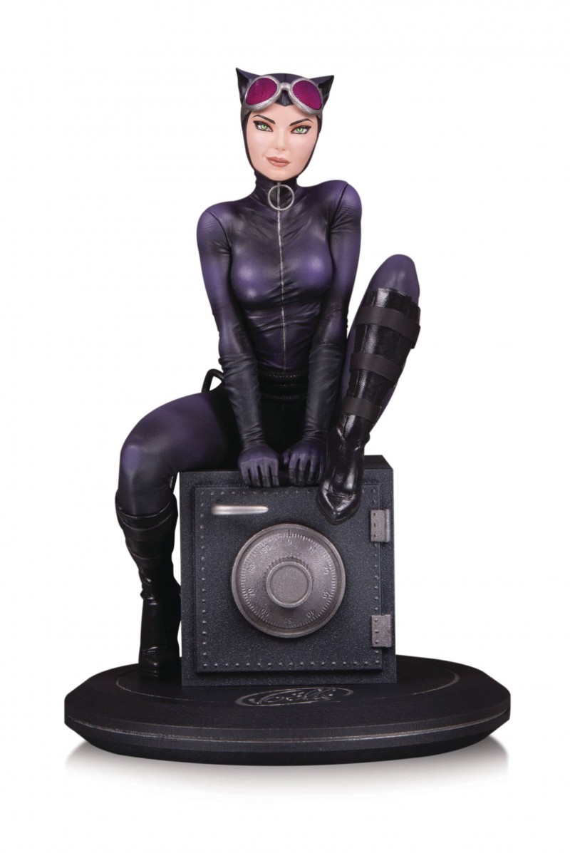 DC Statue Cover Girls Catwoman by Joelle Jones
