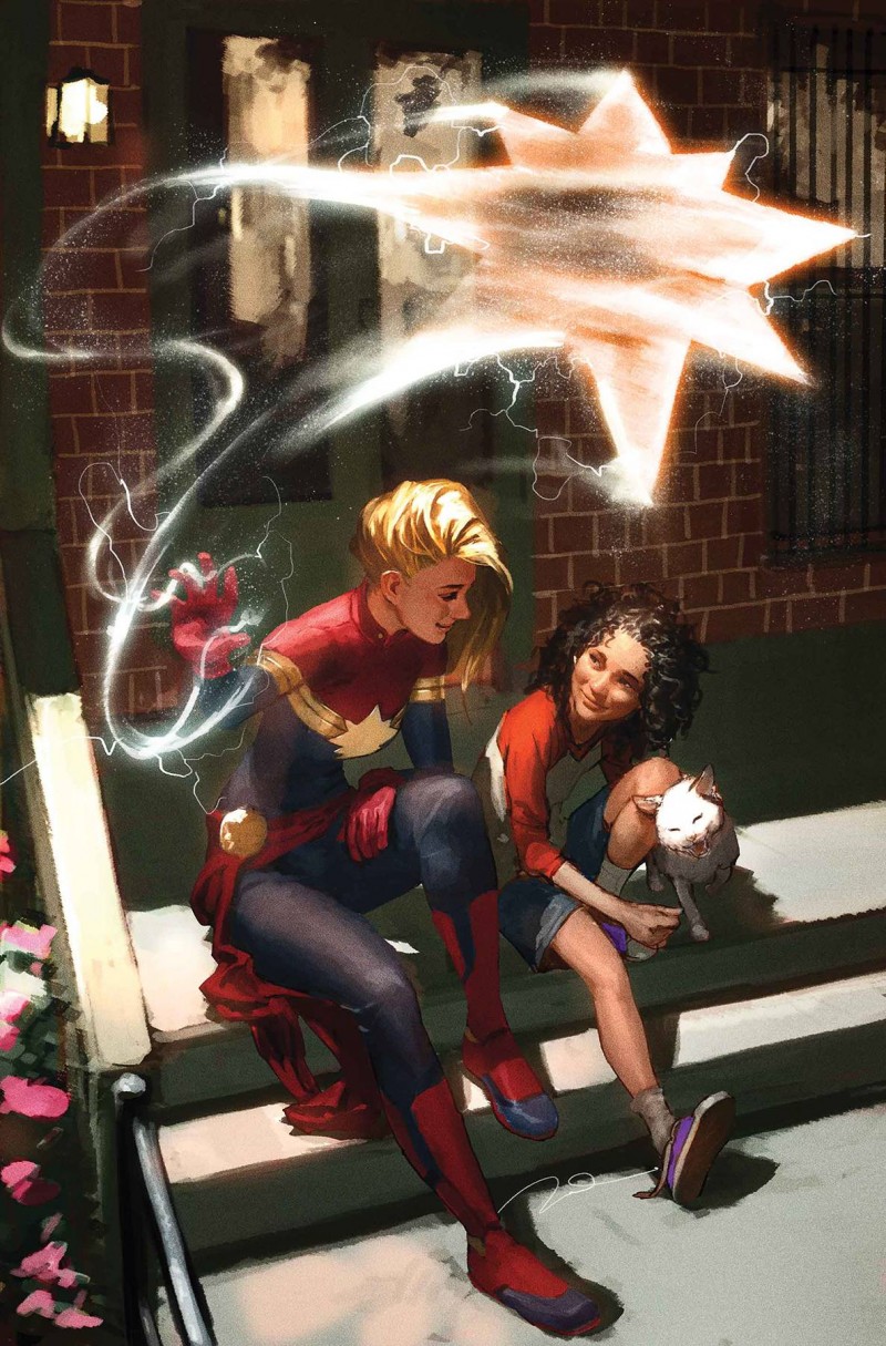 Avengers #15 Parel Captain Marvel Var